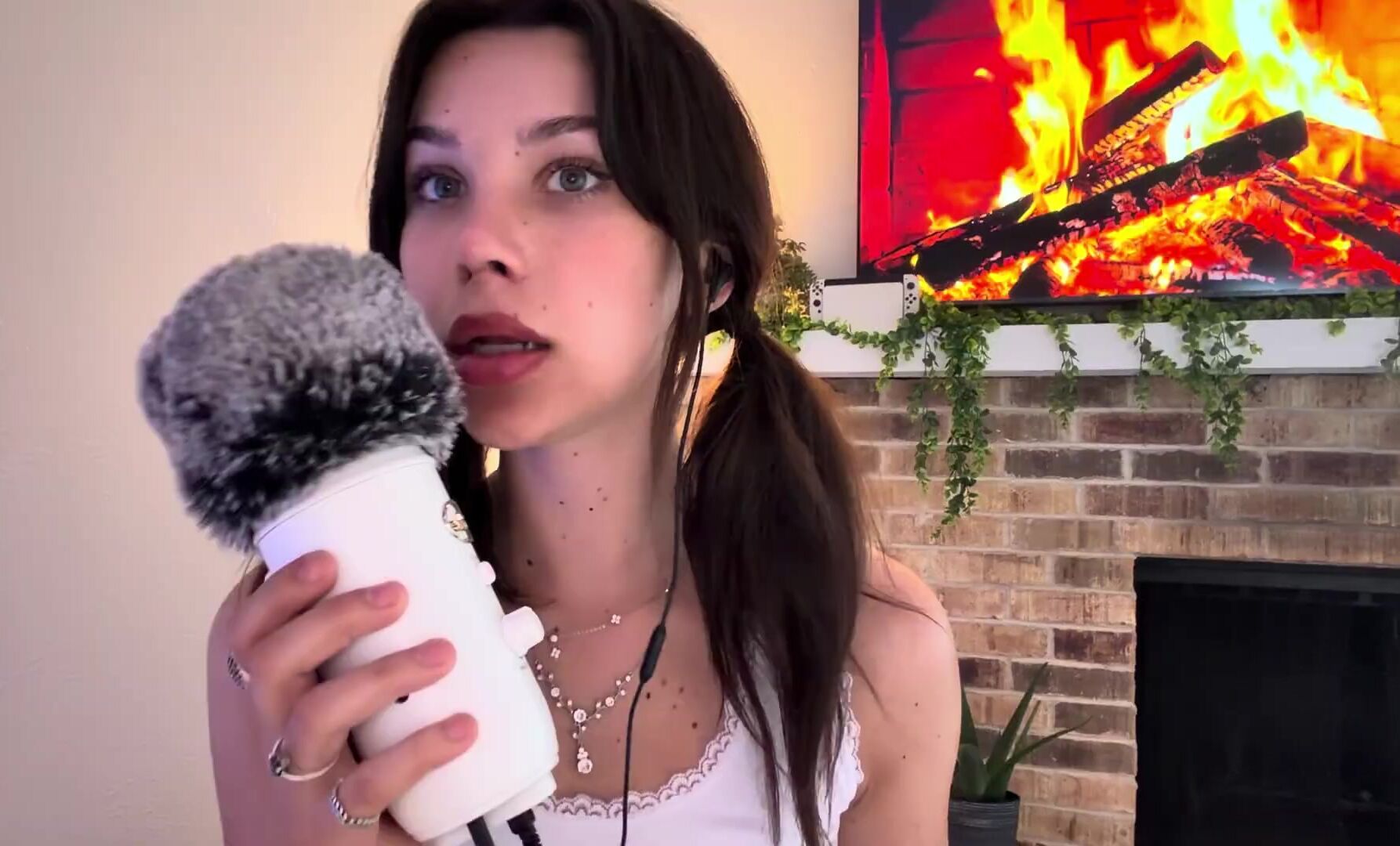 Vitsamin - ASMR Begging Daddy (whispering, personal attention, mouth sounds)