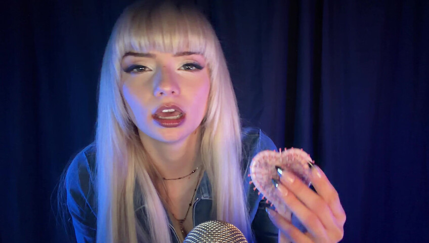 Il profilo Myspace di Emma - ASMR, ma parlo un po' troppo, quindi non riesci a concentrarti