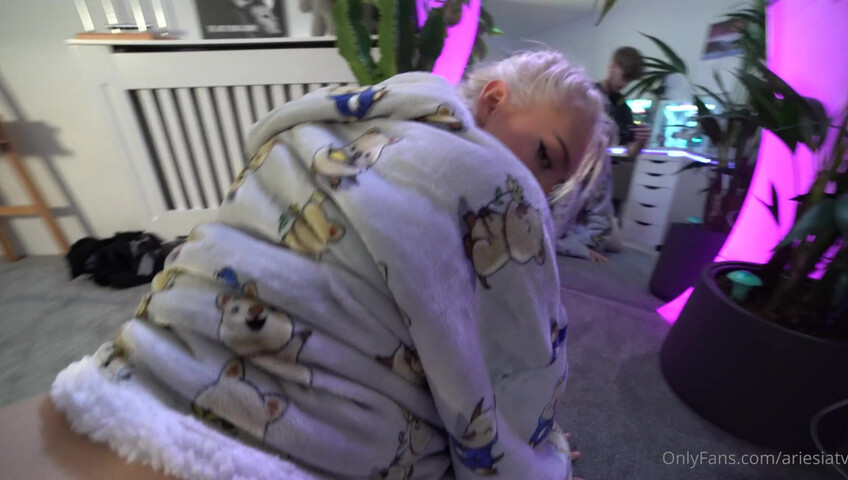 Ariesia ASMR - Sextape b/g en POV
