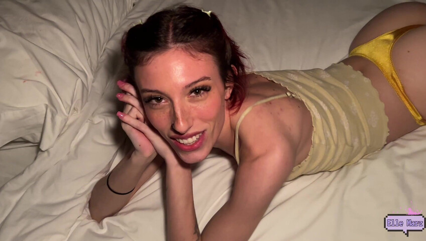 Elle Marz - Caught Stepbro Goonin to My Feet