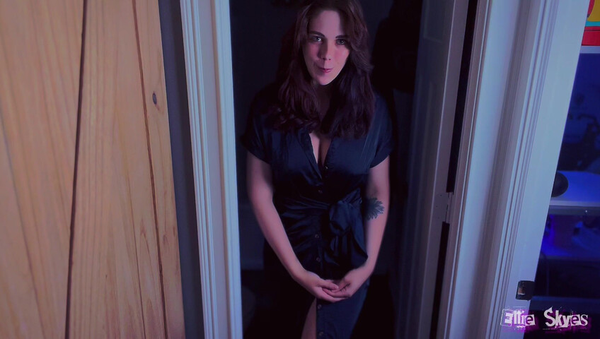 Ellie Skyes - Step-Mother Knows Best