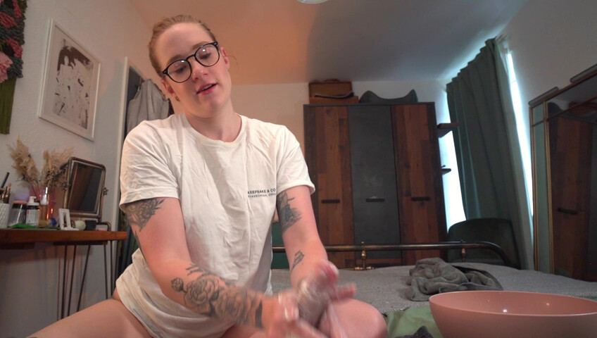 Fiona Dagger - Step-Mom Washes Your Cock