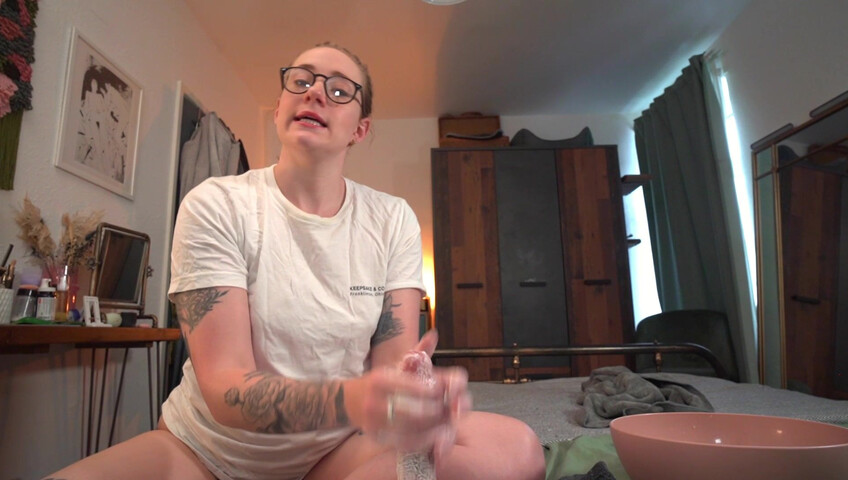 Fiona Dagger - Step-Mom Washes Your Cock