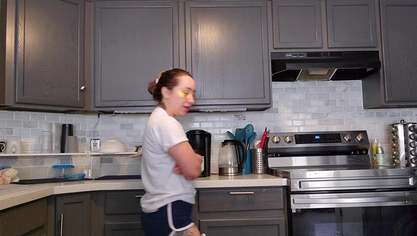 Lalunalewd - Dad Left So Make Mom Cum