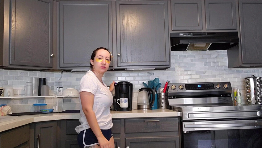Lalunalewd - Dad Left So Make Mom Cum