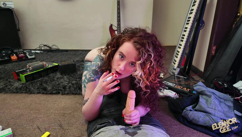 TheEleanorGee - Smoking Mommy Drains You