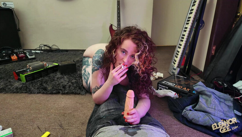 TheEleanorGee - Smoking Mommy Drains You