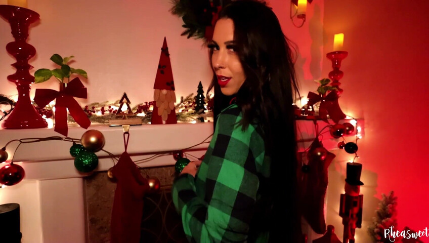RheaSweet - Unwrapping Mommy
