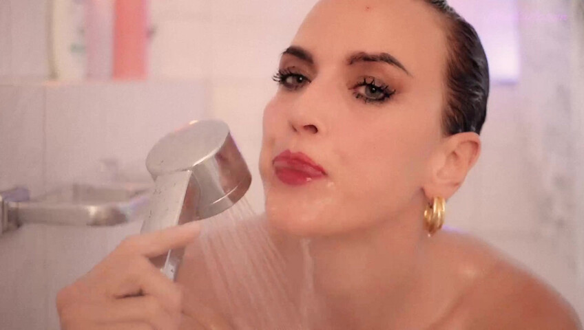 Gina Carla - Premium ASMR Naughty Wash!