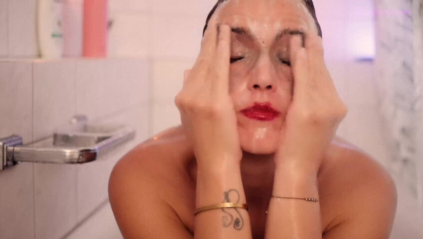 Gina Carla - Premium ASMR Naughty Wash!