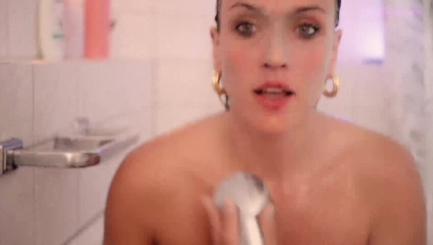 Gina Carla - Premium ASMR Naughty Wash!