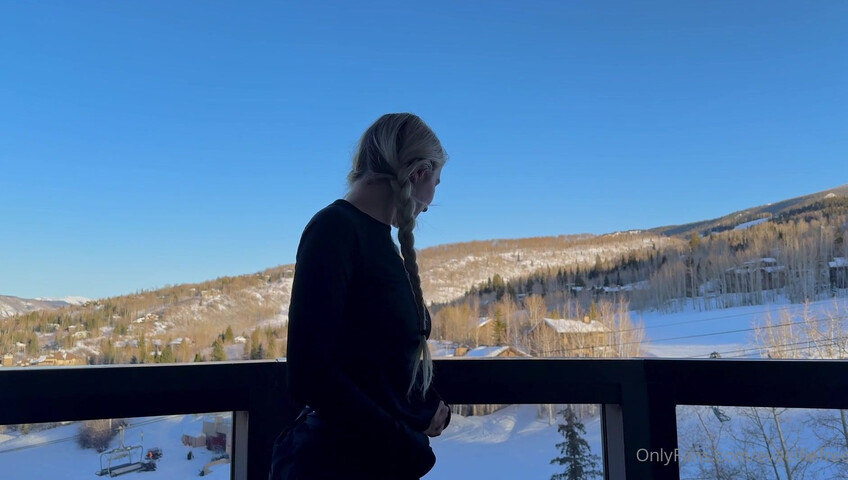 Eva Elfie - Creampie in Snow Mountains