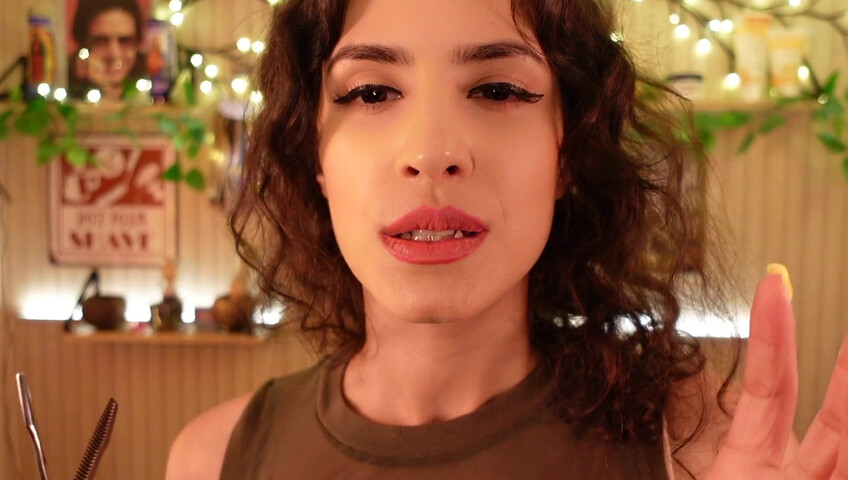 Irma La Dulce - Sexy Spanish Barber Flirts With You