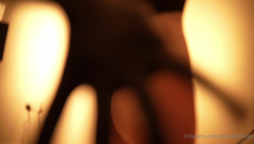 LizzieLestrange - Latex and Body Oil Video Super Close up <3