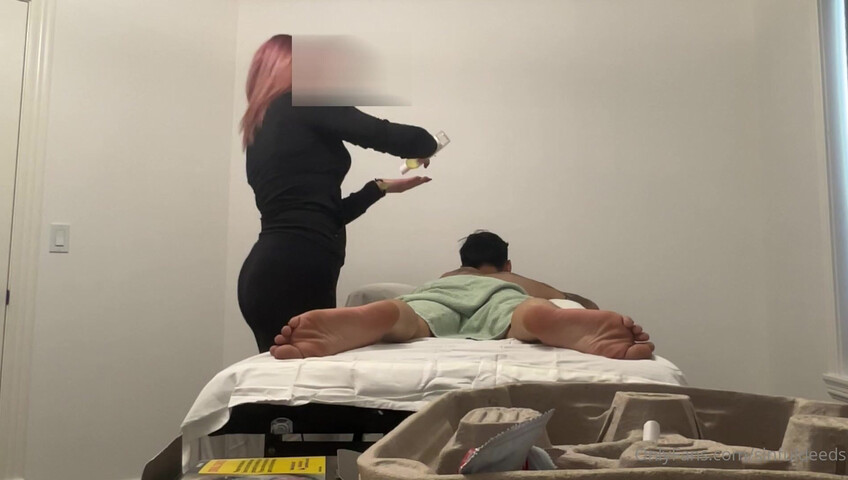 Sinfuldeeds - Se laisser séduire par une énorme bite asiatique : premier rendez-vous