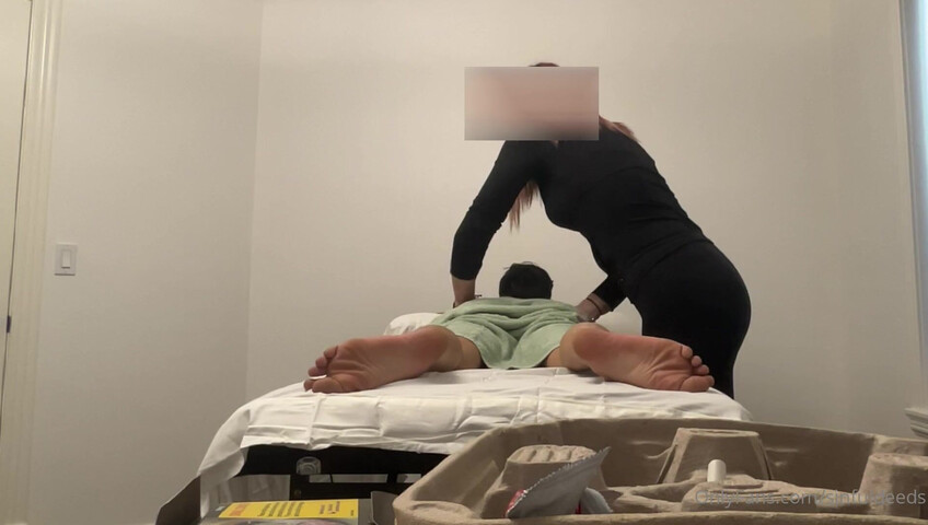 Sinfuldeeds - Se laisser séduire par une énorme bite asiatique : premier rendez-vous
