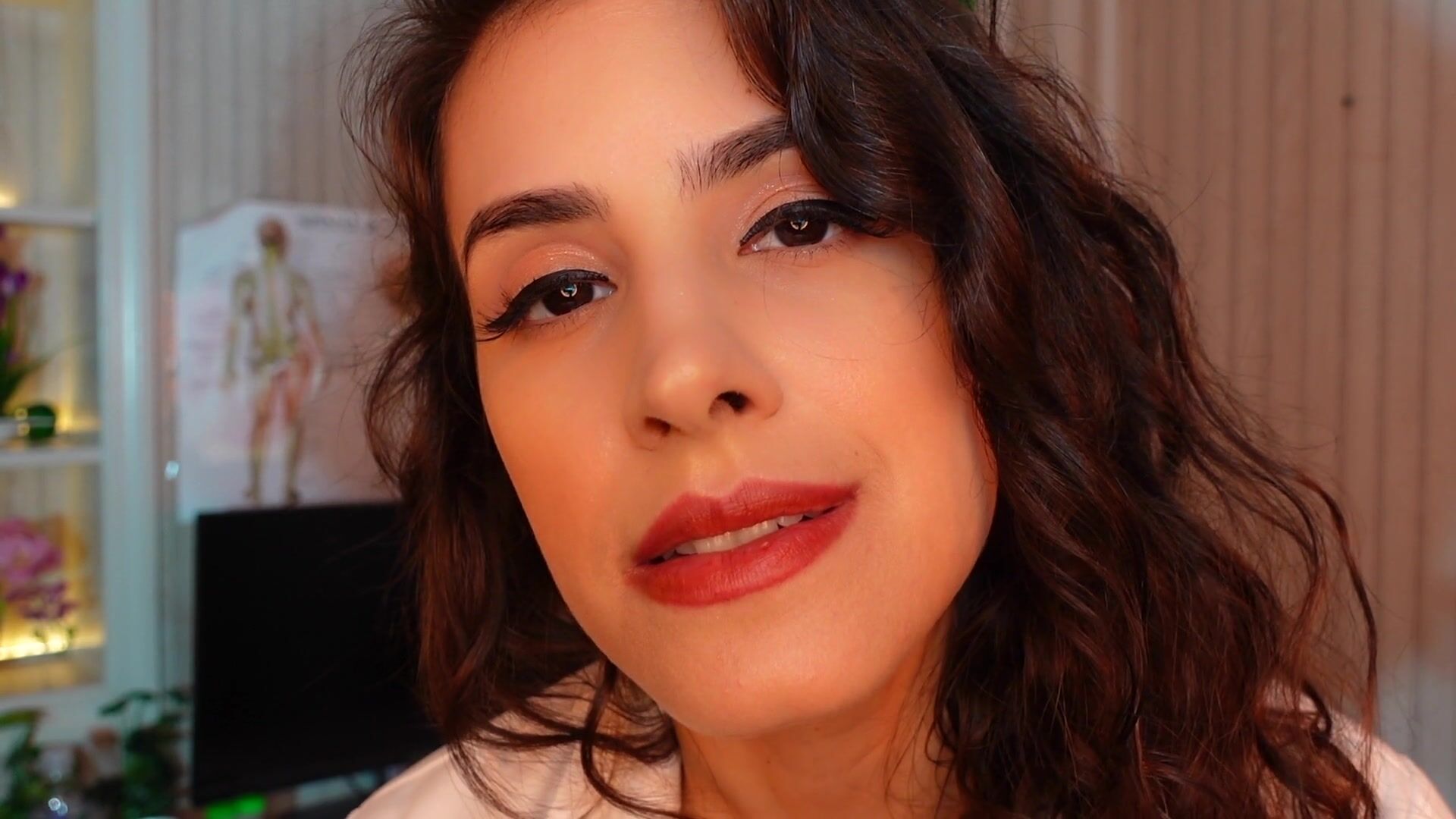 Irma La Dulce - Chiropractic Sex Therapist - Releasing Trapped Gum