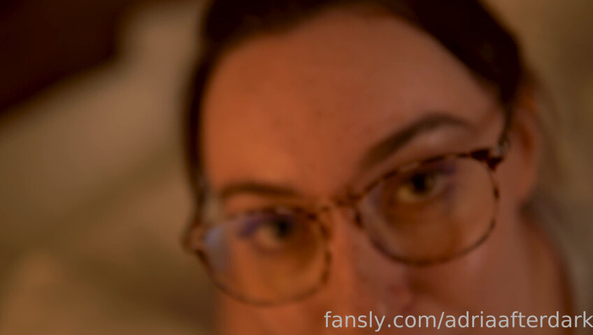 Adria al caer la noche - 15 de mayo de 2026 -  asmr | tu mujer te mima tras un duro día de trabajo <3