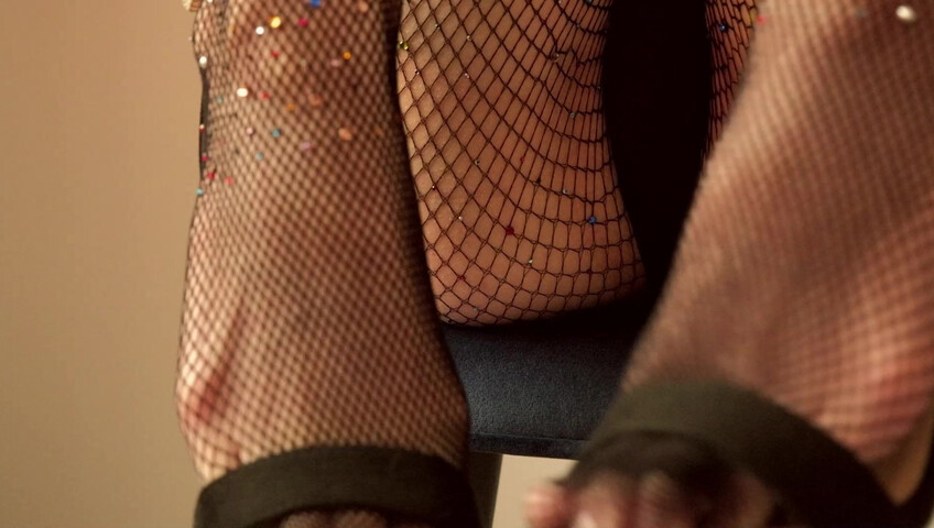 Soly ASMR - 25 May 2026 - Scratching Fishnets & Pussy Rubbing (NSFW)