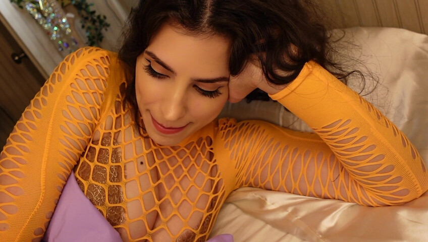 Irma la dulce ASMR - Novia, parte 2: mimos y paja en la cama