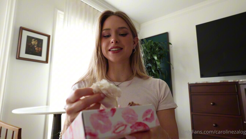Caroline Zalog -  V-Week Try-On Haul