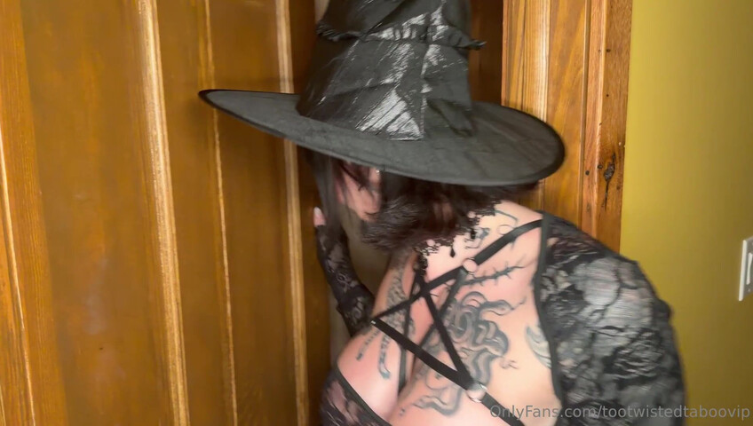 Kitty Quinn / Tootwistedtaboo - Goth Witch Step-Sis Gets Coated in Cum at Halloween Party