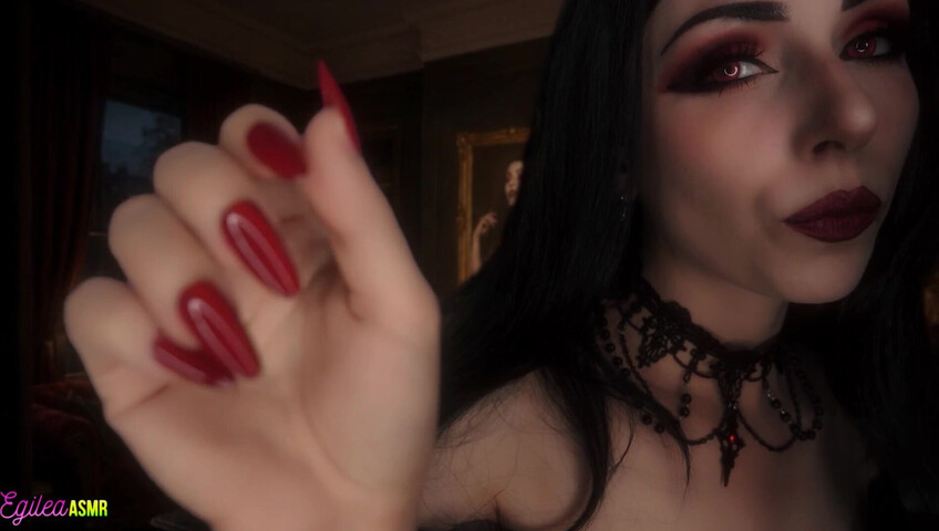 Egilea ASMR - 29 de mayo de 2026 - [vídeo exclusivo] Te despiertas como vampiro... y tu creador te da la bienvenida con besos