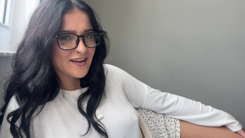 Step-Sisters Best Friend Wants Sex ~ Serena Sterling