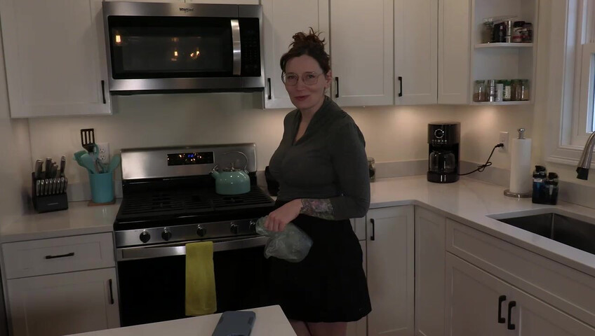 Bettie Bondage – uma noite com a MILF da porta ao lado