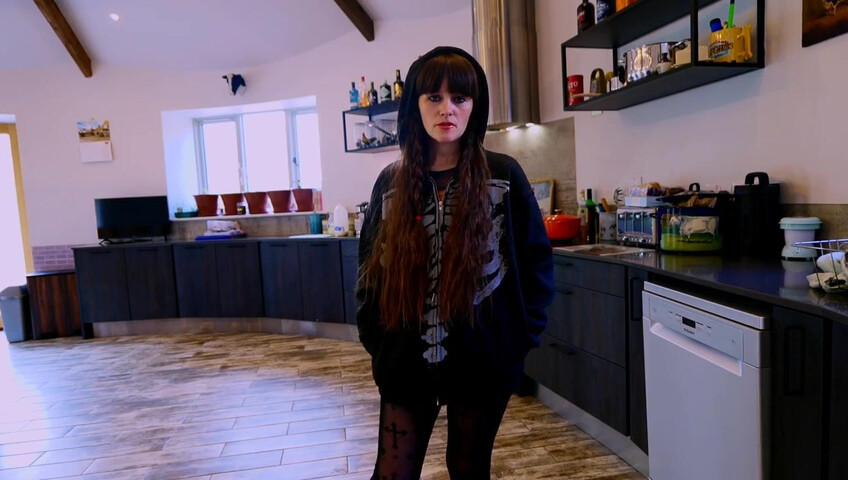 Sydney Harwin - The freaky homewrecker