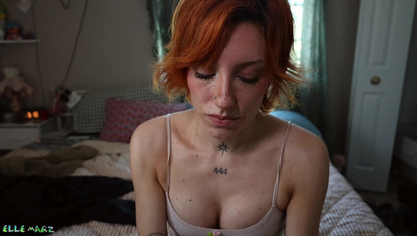 Elle Marz - enteada gay rebelde