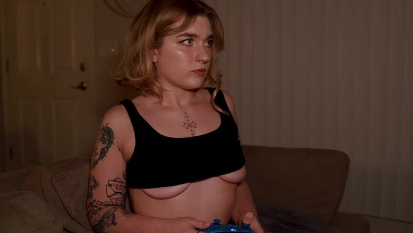 Jaybbgirl – A Teasing Game With Your Step-Sister