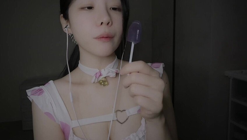 Asmr Yeonchu – 31. Mai 2026 – Mundgeräusche, Bonbonessen, Geräusche von Acryl und vieles mehr...