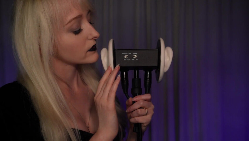 Lauralemurex ASMR: lametones y mordiscos góticos en la oreja