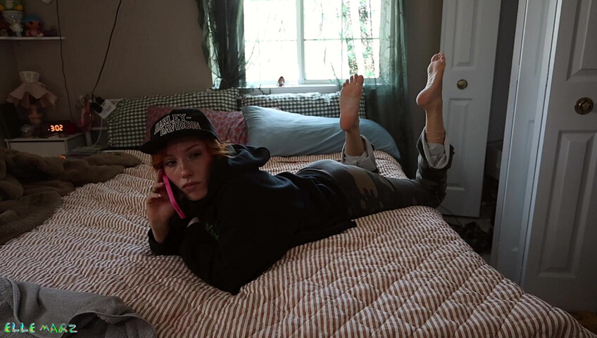 Elle Marz - enteada gay rebelde
