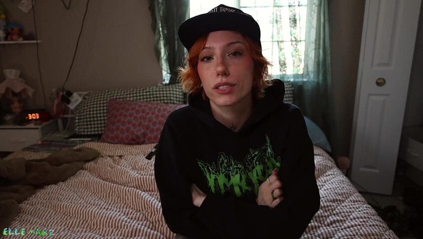 Elle Marz - enteada gay rebelde