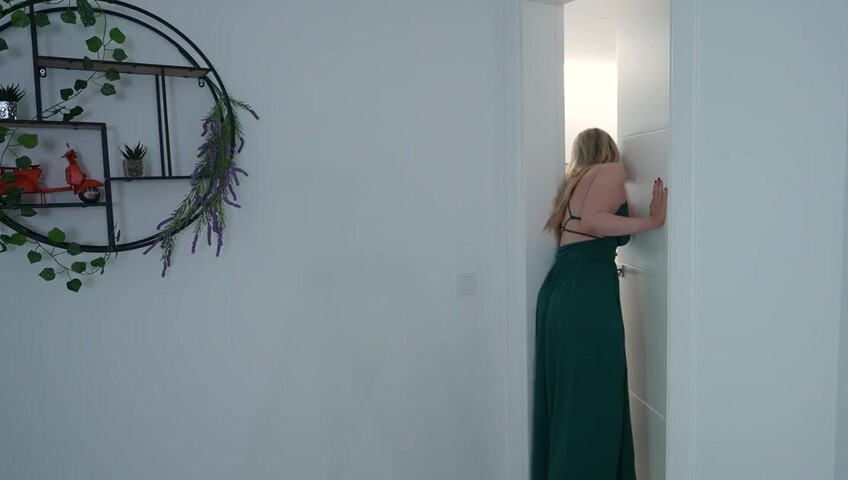 Anna Scot - Springbreak with stepMOM