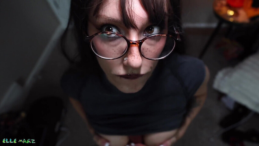 Elle Marz - Pick me step-twin
