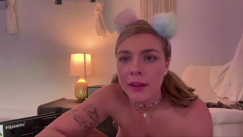 Gabbie Carter fait tourner la roue pour s'amuser en solo - masturbation - gros seins - gode - blonde - machine à baiser - tatouages - HD - machine sexuelle - gros seins - gros seins naturels