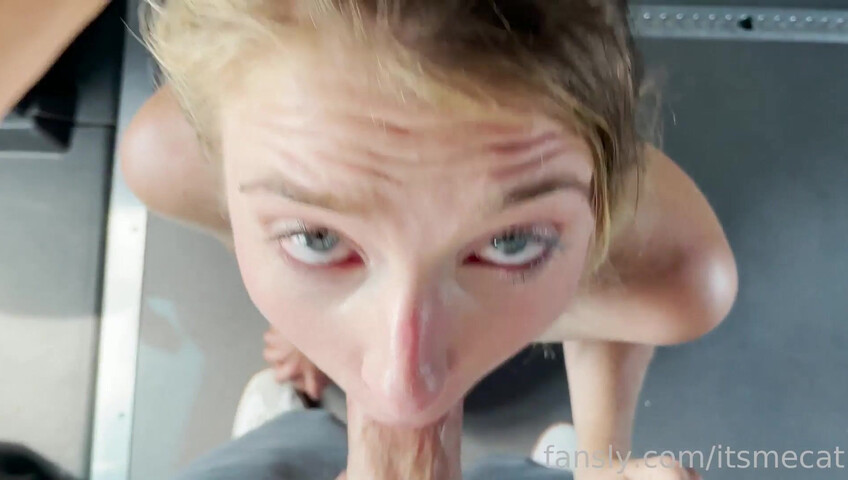 Catherine Chase se fait attacher et baiser dans une camionnette - fellation - sexe - BDSM - américain - fellation américaine - copine américaine - jeu de rôle - attachée - prises par derrière - levrette