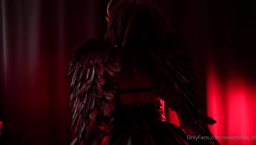 Demon Sweetie Fox Gets Fucked In A Red Room - Blowjob - Sex - Fucked - American - American Blowjob