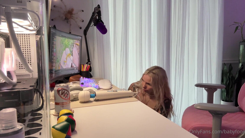 BabyFooji Masturbates While Watching 3D Porn - Masturbation - Blonde - OnlyFans - Toys - Tattoos - Solo - Pussy Rubbing - Vibrator - Dildo - Boobs