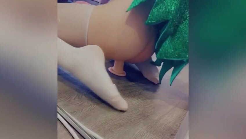 Belle Delphine Masturbates As Tinker Bell - Masturbation - British - Fairy Outfit - Tinkerbell Cosplay - British Masturbation