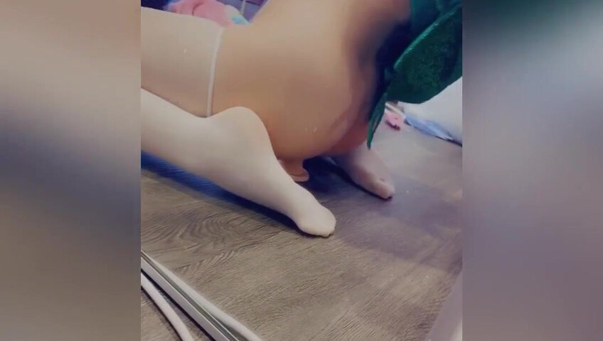 Belle Delphine Masturbates As Tinker Bell - Masturbation - British - Fairy Outfit - Tinkerbell Cosplay - British Masturbation
