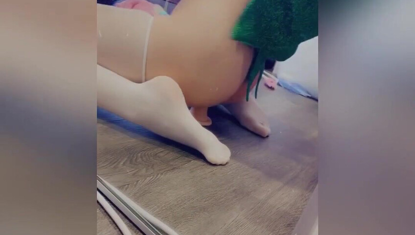 Belle Delphine Masturbates As Tinker Bell - Masturbation - British - Fairy Outfit - Tinkerbell Cosplay - British Masturbation