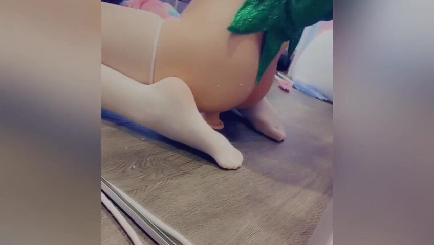 Belle Delphine Masturbates As Tinker Bell - Masturbation - British - Fairy Outfit - Tinkerbell Cosplay - British Masturbation