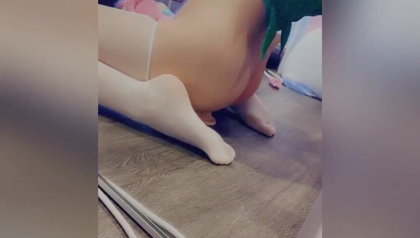 Belle Delphine Masturbates As Tinker Bell - Masturbation - British - Fairy Outfit - Tinkerbell Cosplay - British Masturbation