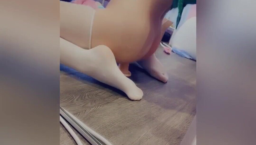 Belle Delphine Masturbates As Tinker Bell - Masturbation - British - Fairy Outfit - Tinkerbell Cosplay - British Masturbation
