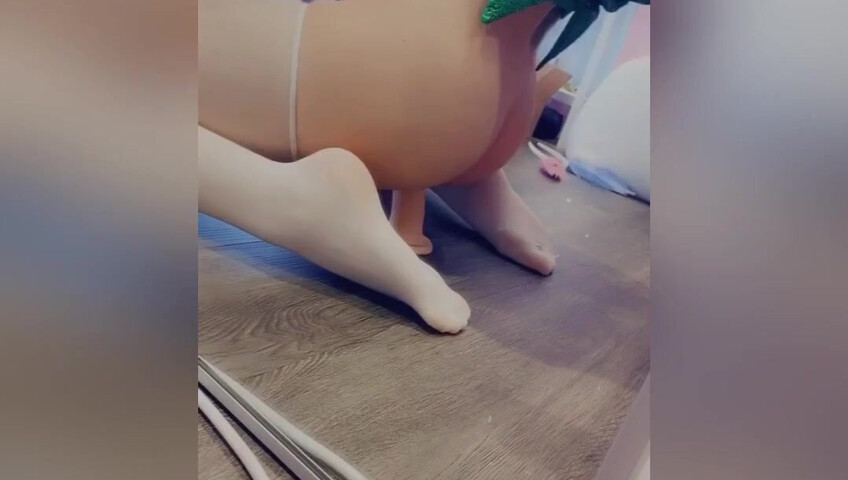 Belle Delphine Masturbates As Tinker Bell - Masturbation - British - Fairy Outfit - Tinkerbell Cosplay - British Masturbation