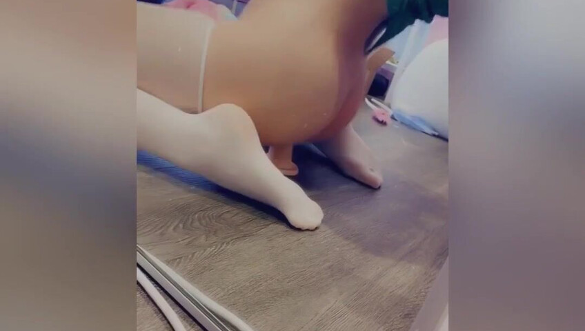 Belle Delphine Masturbates As Tinker Bell - Masturbation - British - Fairy Outfit - Tinkerbell Cosplay - British Masturbation